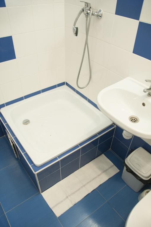 Apartment On Zoolohichna Street 12/15 Киев Стая снимка